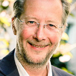 Dr. Helmut Paschlau